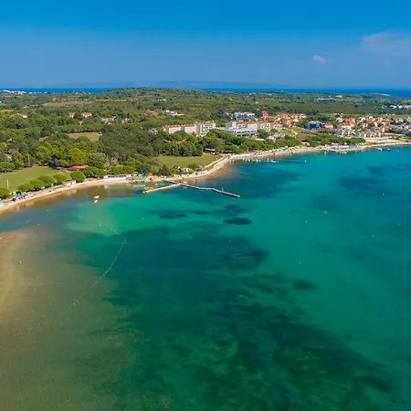 Apartment 2 Bedroom Cozy In