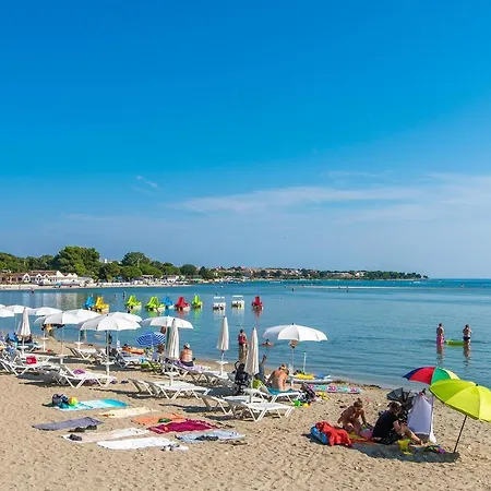 Stunning In Medulin With Kitchen Apartment Zadar