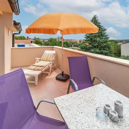 Apartamento 2 Bedroom Cozy In
