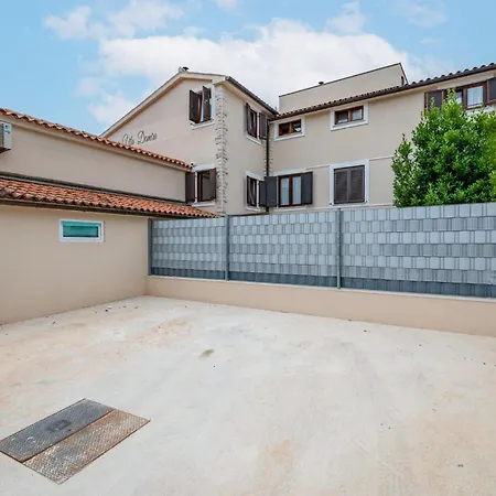 Stunning In Medulin With Kitchen Apartment Zadar