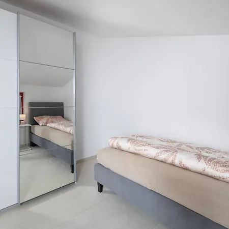 Apartment Stunning In Medulin With Kitchen Zadar