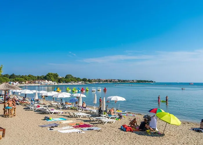 2 Bedroom Cozy In Апартаменты Медулин