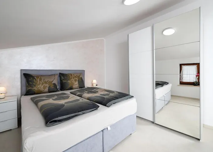 Apartamento 2 Bedroom Cozy In *
