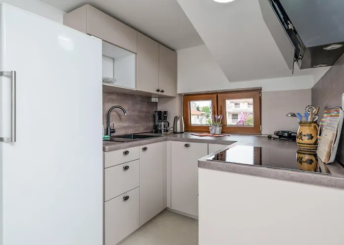 Apartamento 2 Bedroom Cozy In *